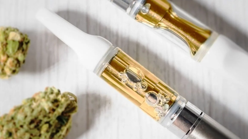 CBD-Blüten-rauchen-oder-Vaporizer-Unterschiede-erklärt